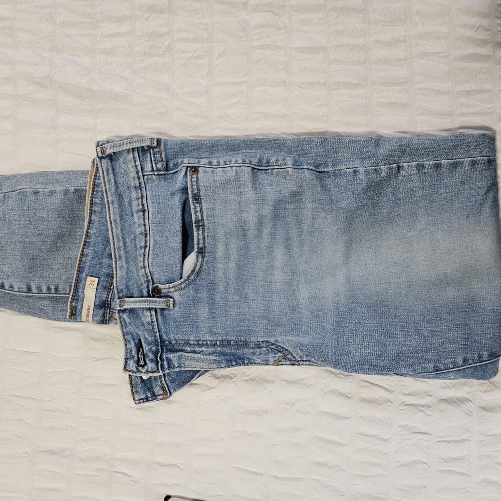 Levi's Light Wash Denim Jeans